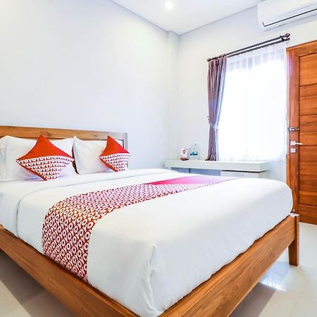 Oyo 1200 Kencana Residence Jimbaran  Exterior photo