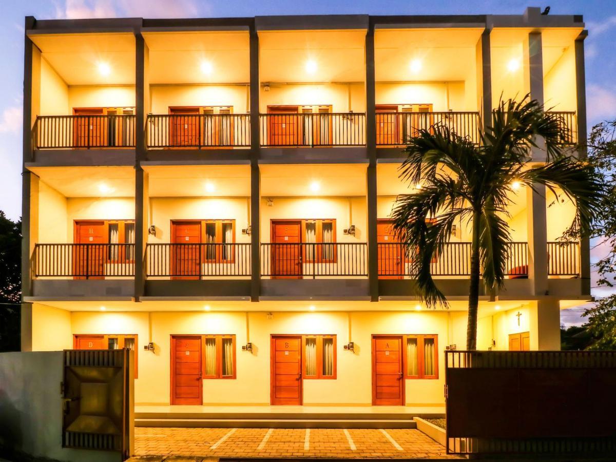 Oyo 1200 Kencana Residence Jimbaran  Exterior photo