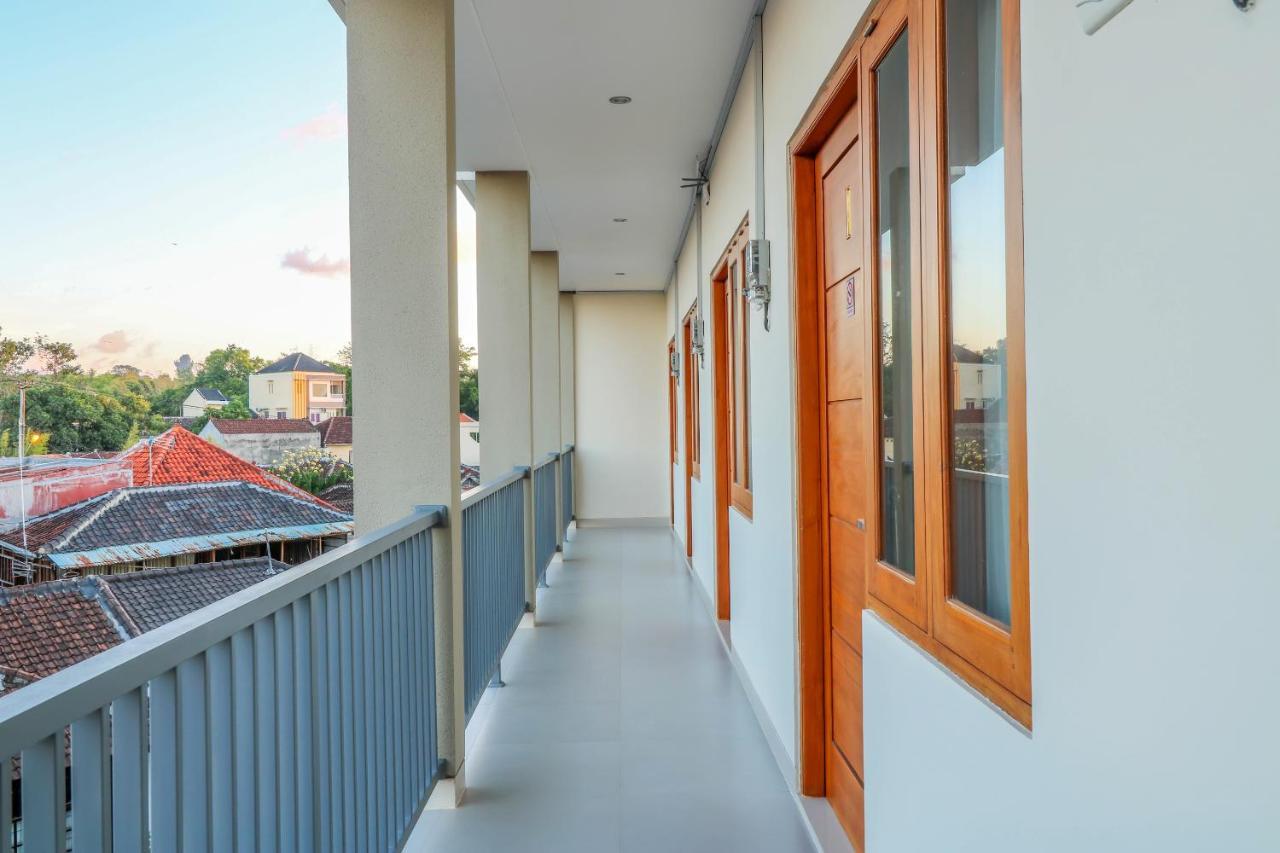 Oyo 1200 Kencana Residence Jimbaran  Exterior photo
